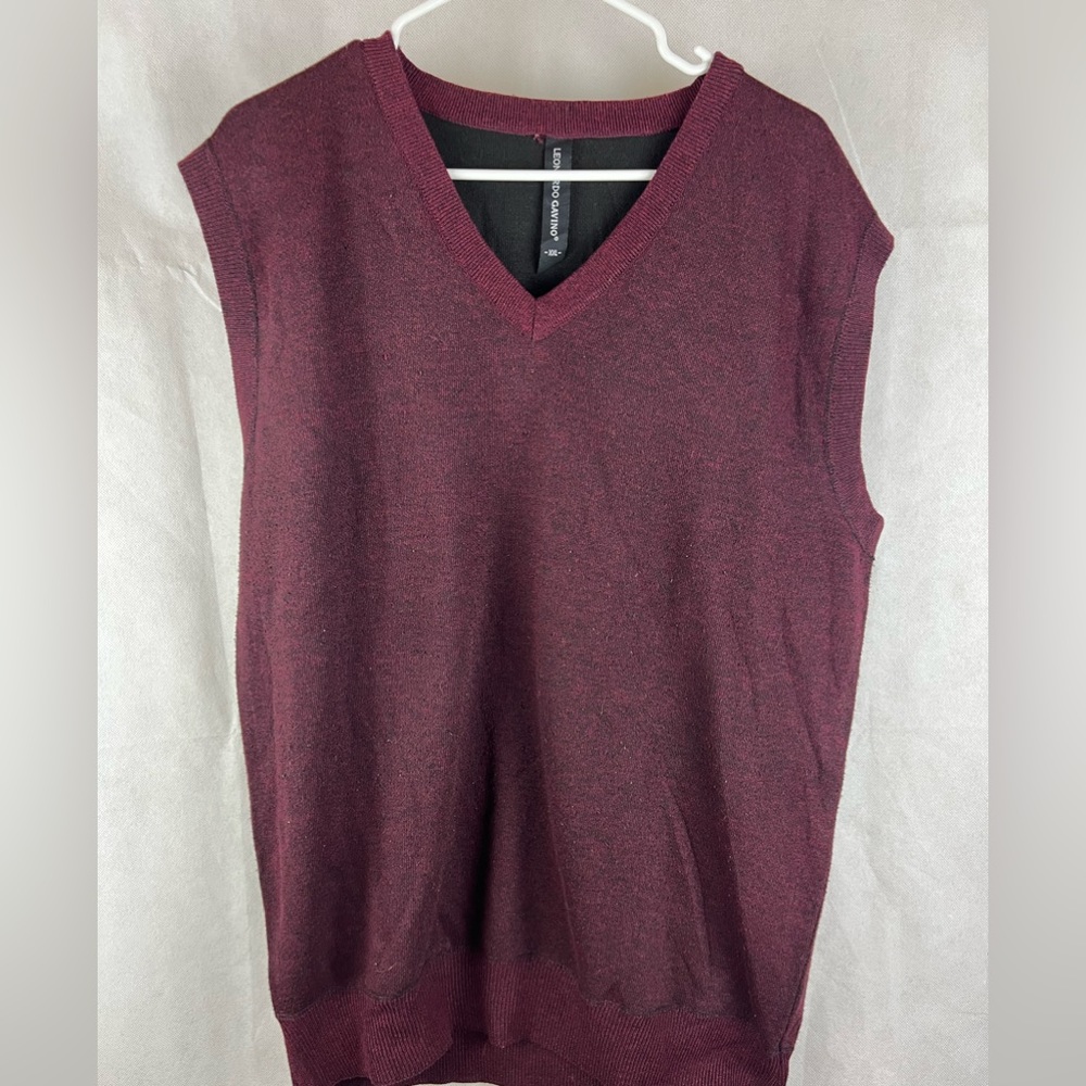 Leonardo Gavino red vest XXL.